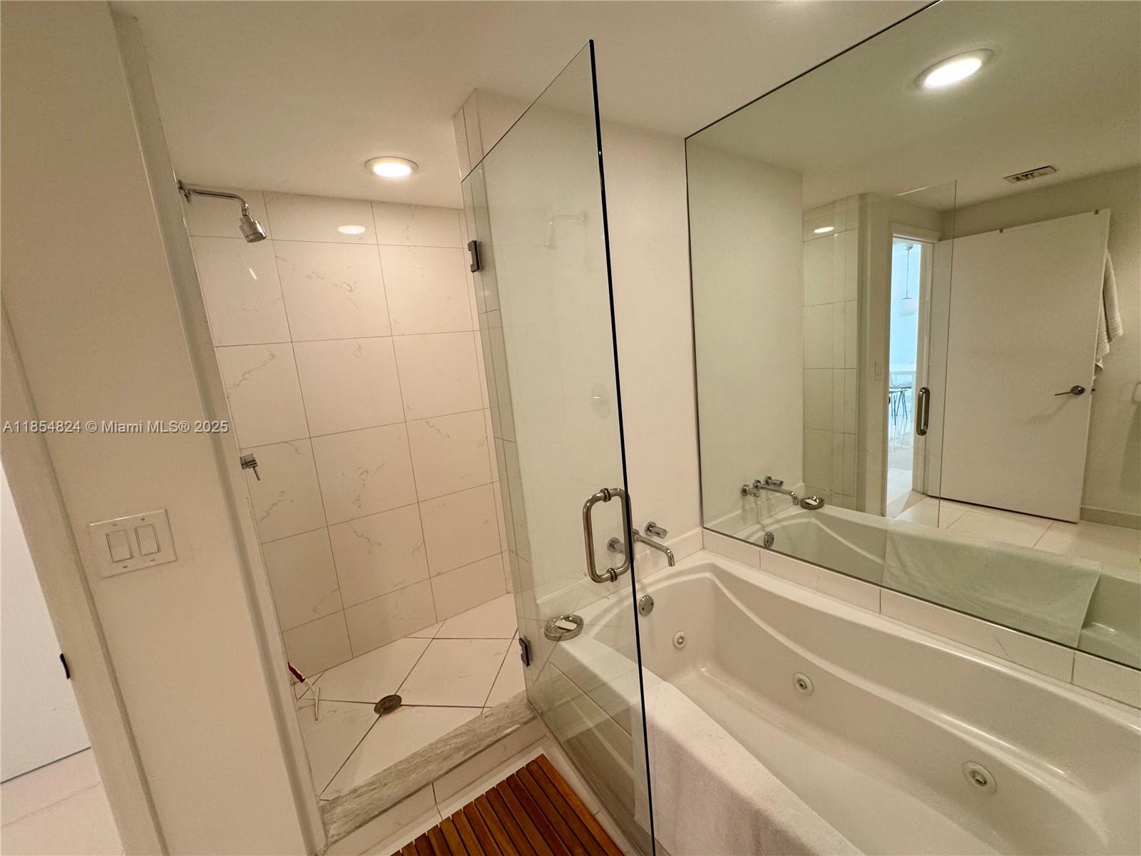 500 BRICKELL EAST CONDO - Residential