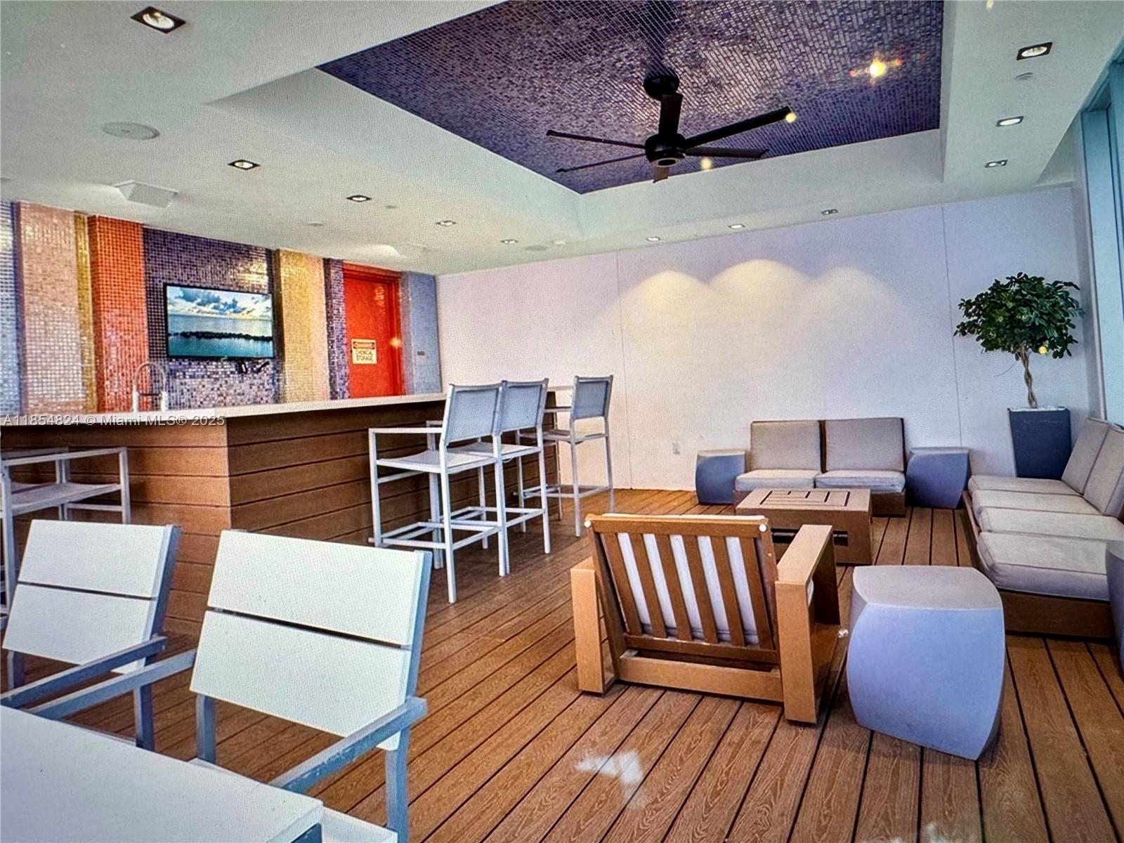 500 BRICKELL EAST CONDO - Residential