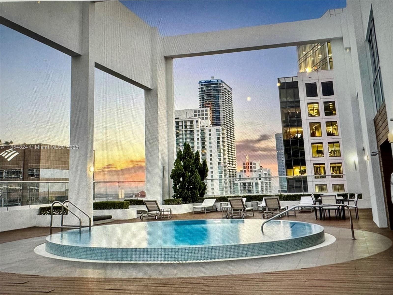 500 BRICKELL EAST CONDO - Residential