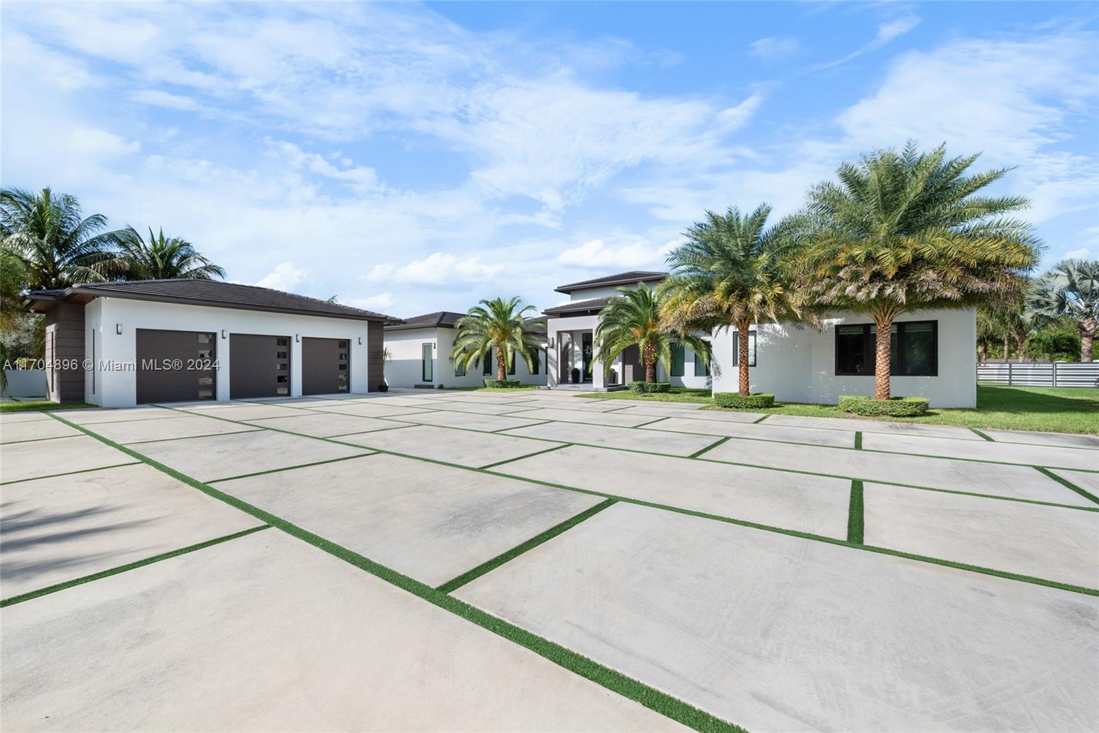 12455 SW 45 st
