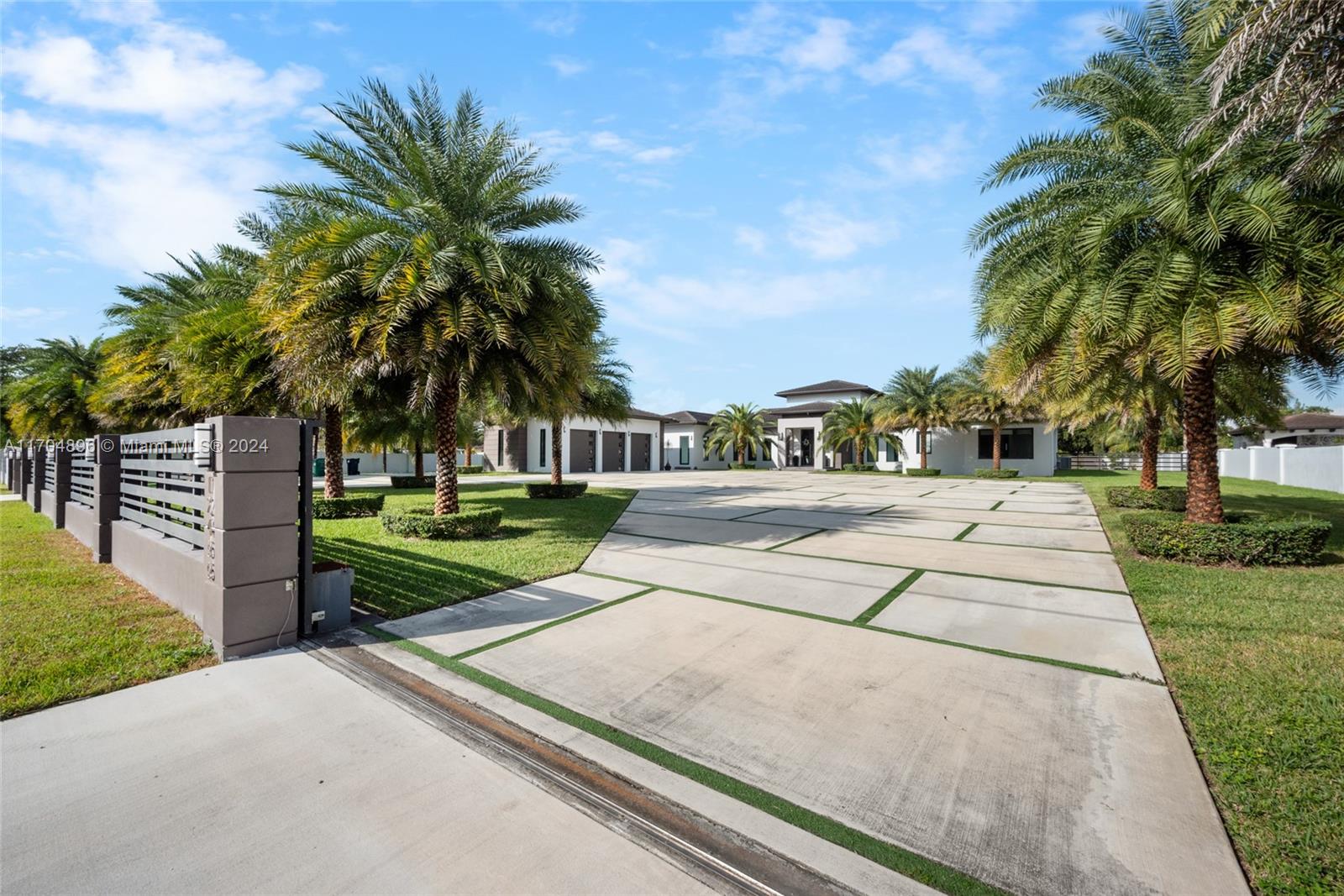 12455 SW 45 st