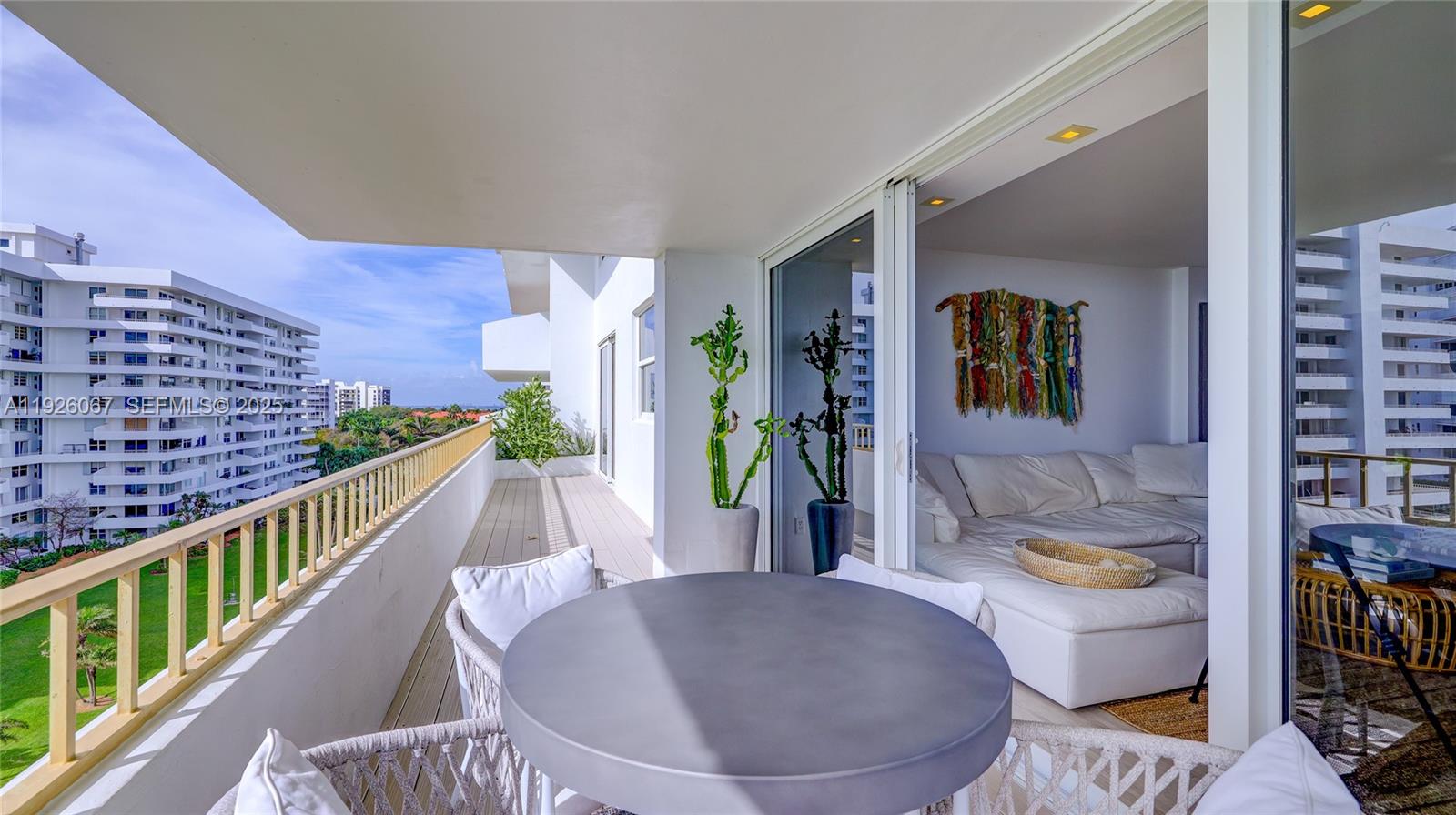 KEY BISCAYNE COMMODORE CL - Residential Lease