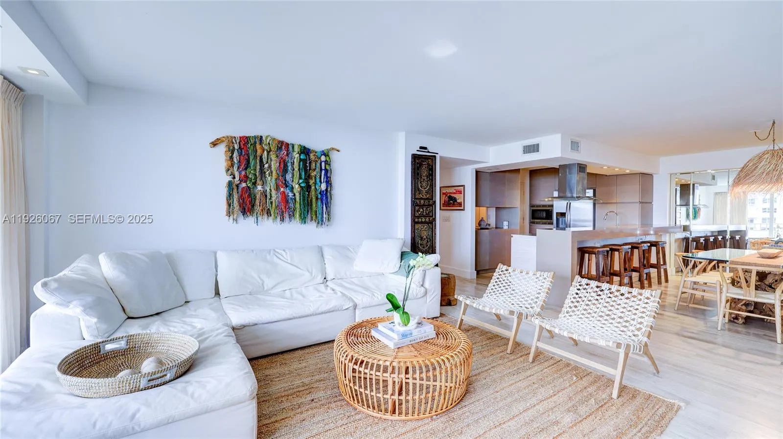 Key Biscayne, Florida 33149, United States, 2 Bedrooms Bedrooms, ,2 BathroomsBathrooms,Residential,Active,251873