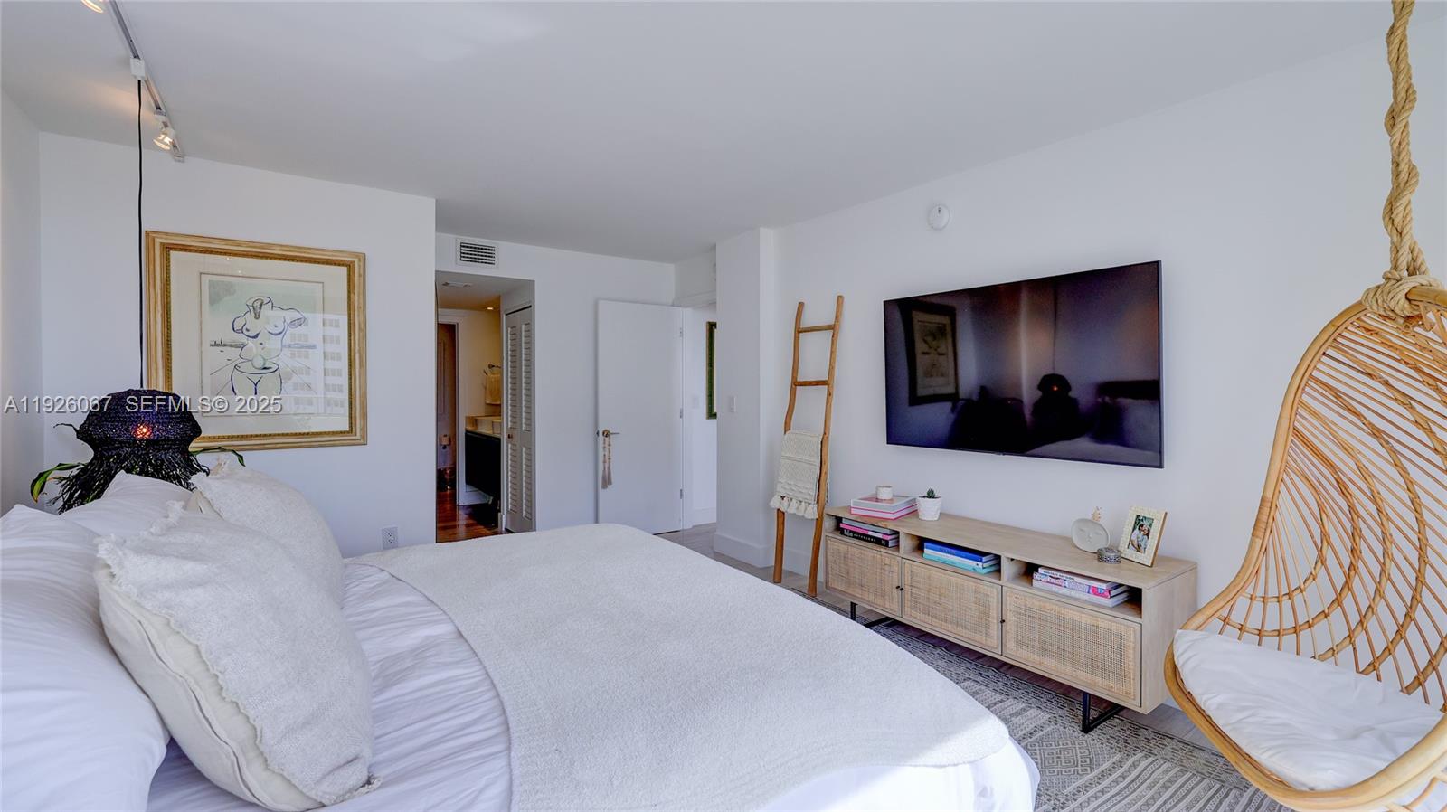 KEY BISCAYNE COMMODORE CL - Residential Lease