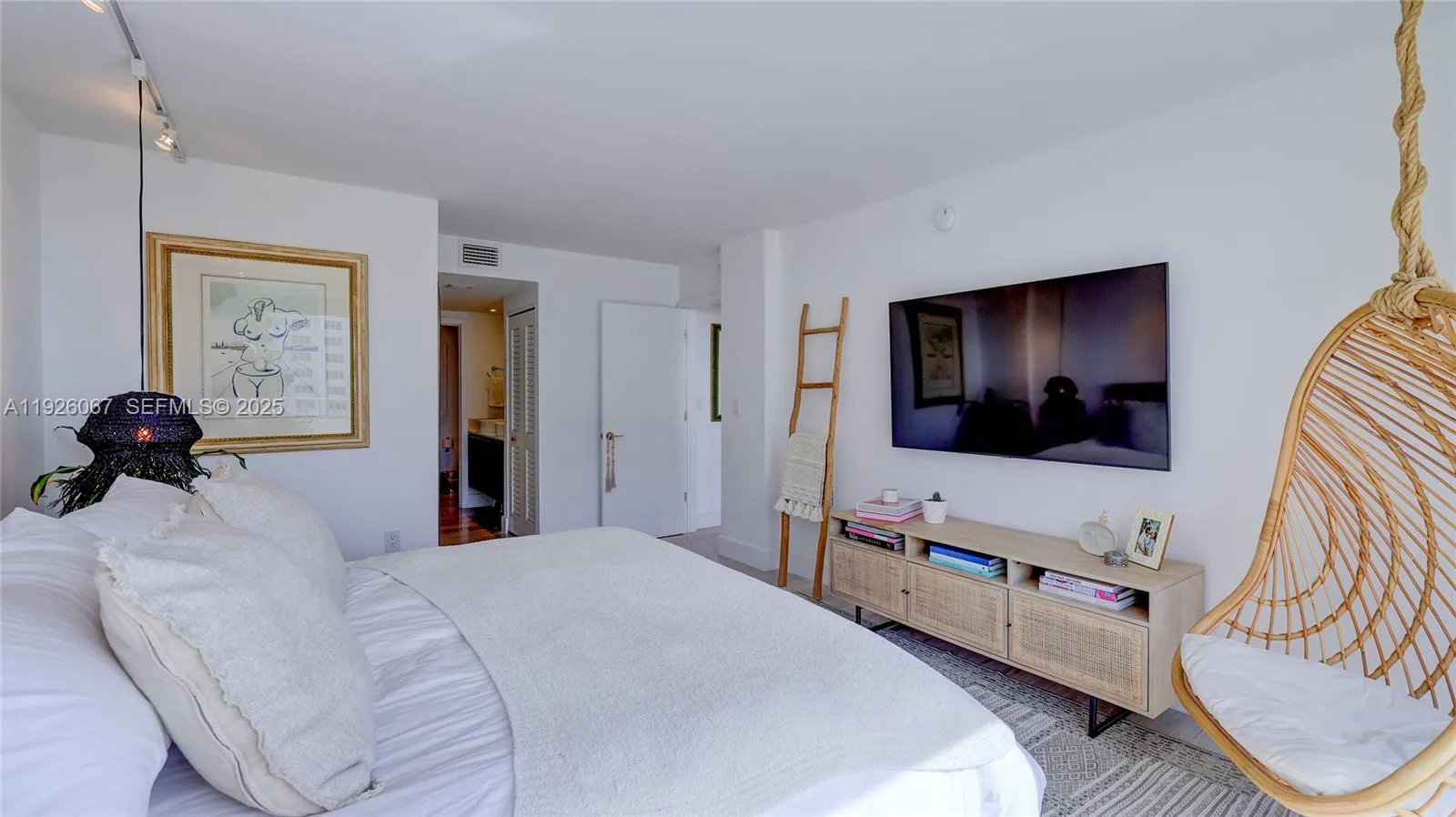 Key Biscayne, Florida 33149, United States, 2 Bedrooms Bedrooms, ,2 BathroomsBathrooms,Residential,Active,251873