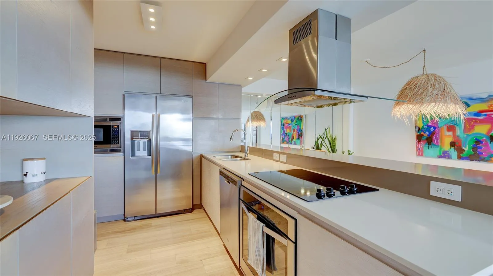 Key Biscayne, Florida 33149, United States, 2 Bedrooms Bedrooms, ,2 BathroomsBathrooms,Residential,Active,251873