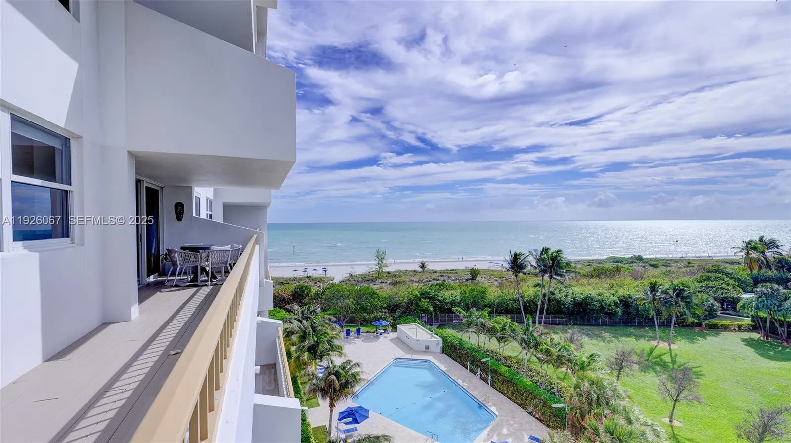 Key Biscayne, Florida 33149, United States, 2 Bedrooms Bedrooms, ,2 BathroomsBathrooms,Residential,Active,251873