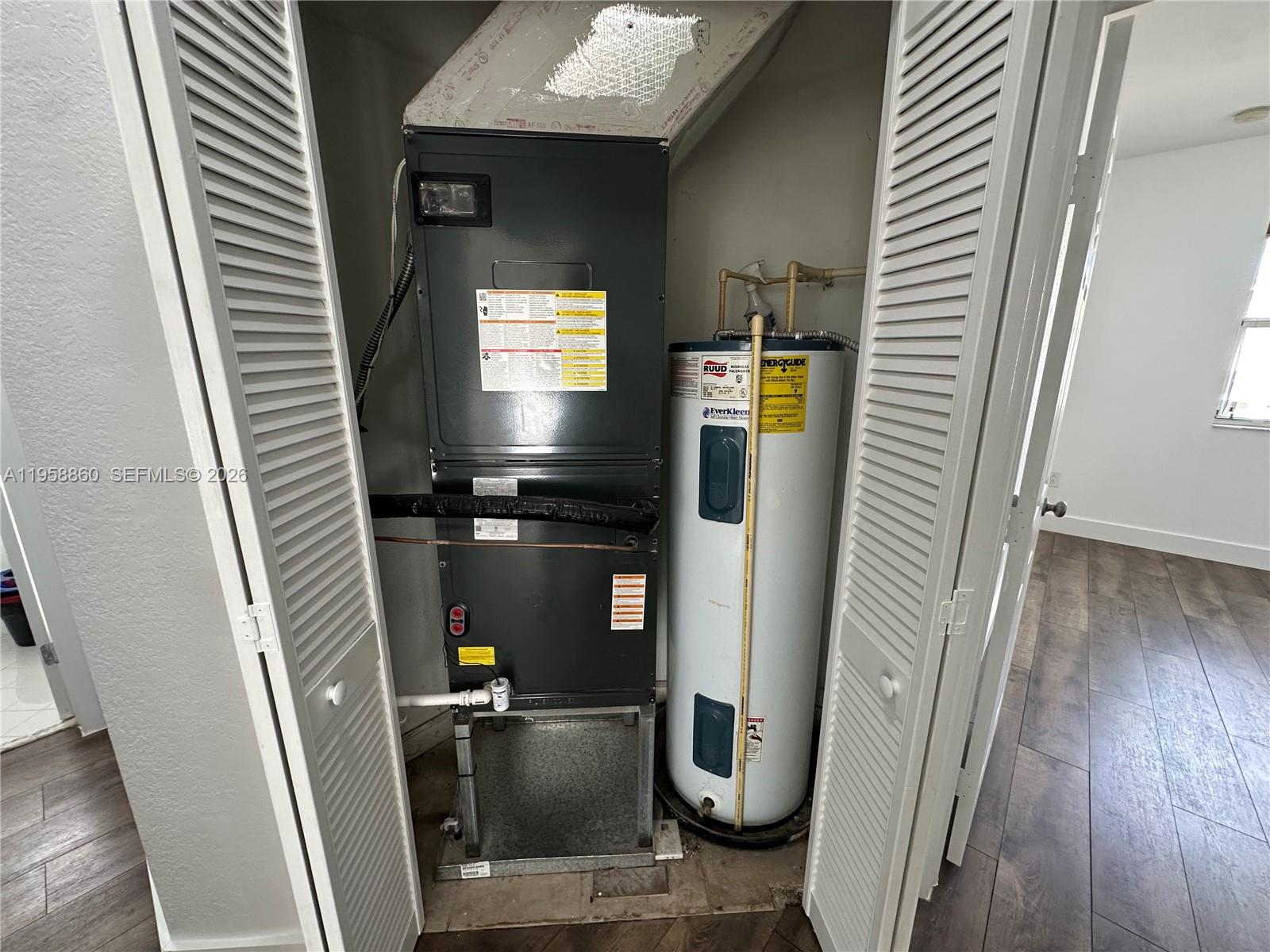 FLORIDIAN ISLES SOUTH - Residential