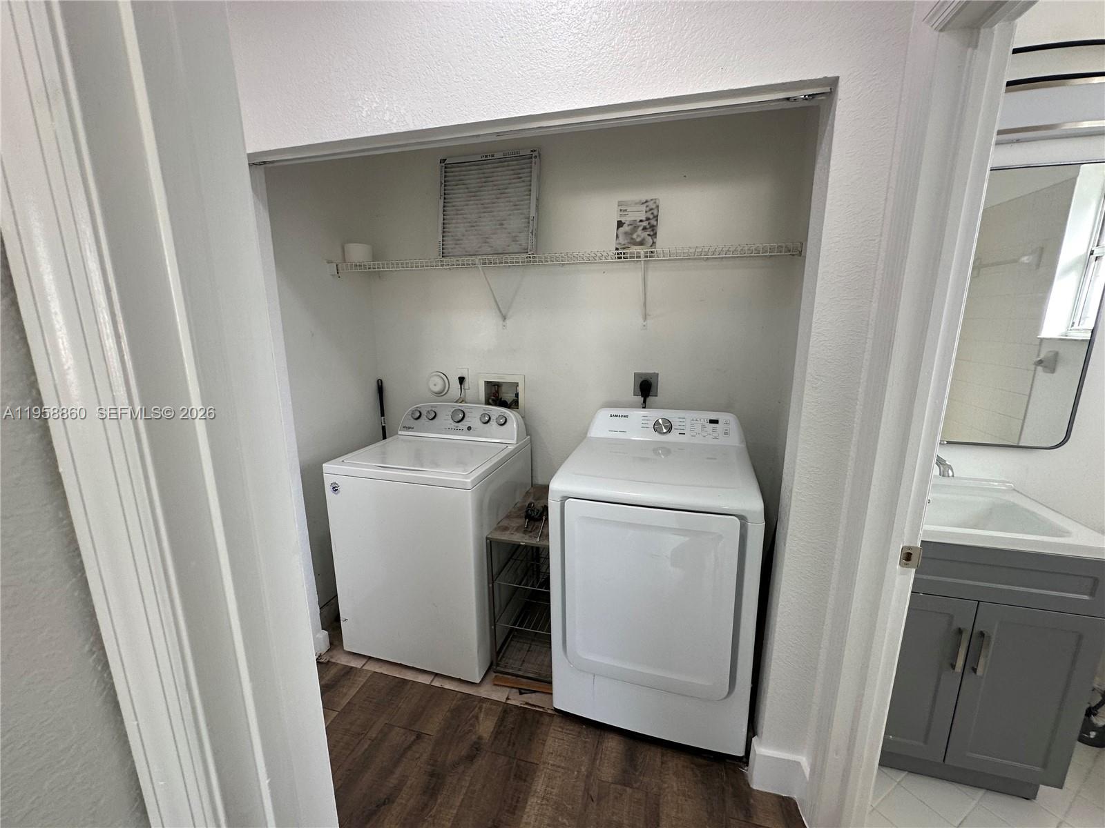 FLORIDIAN ISLES SOUTH - Residential