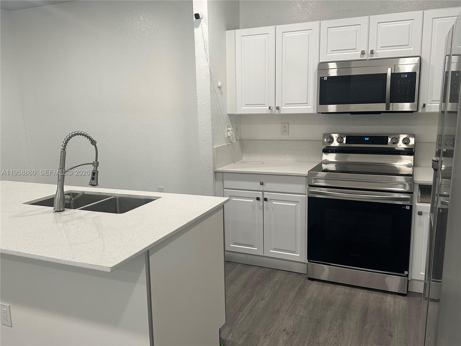 FLORIDIAN ISLES SOUTH - Residential