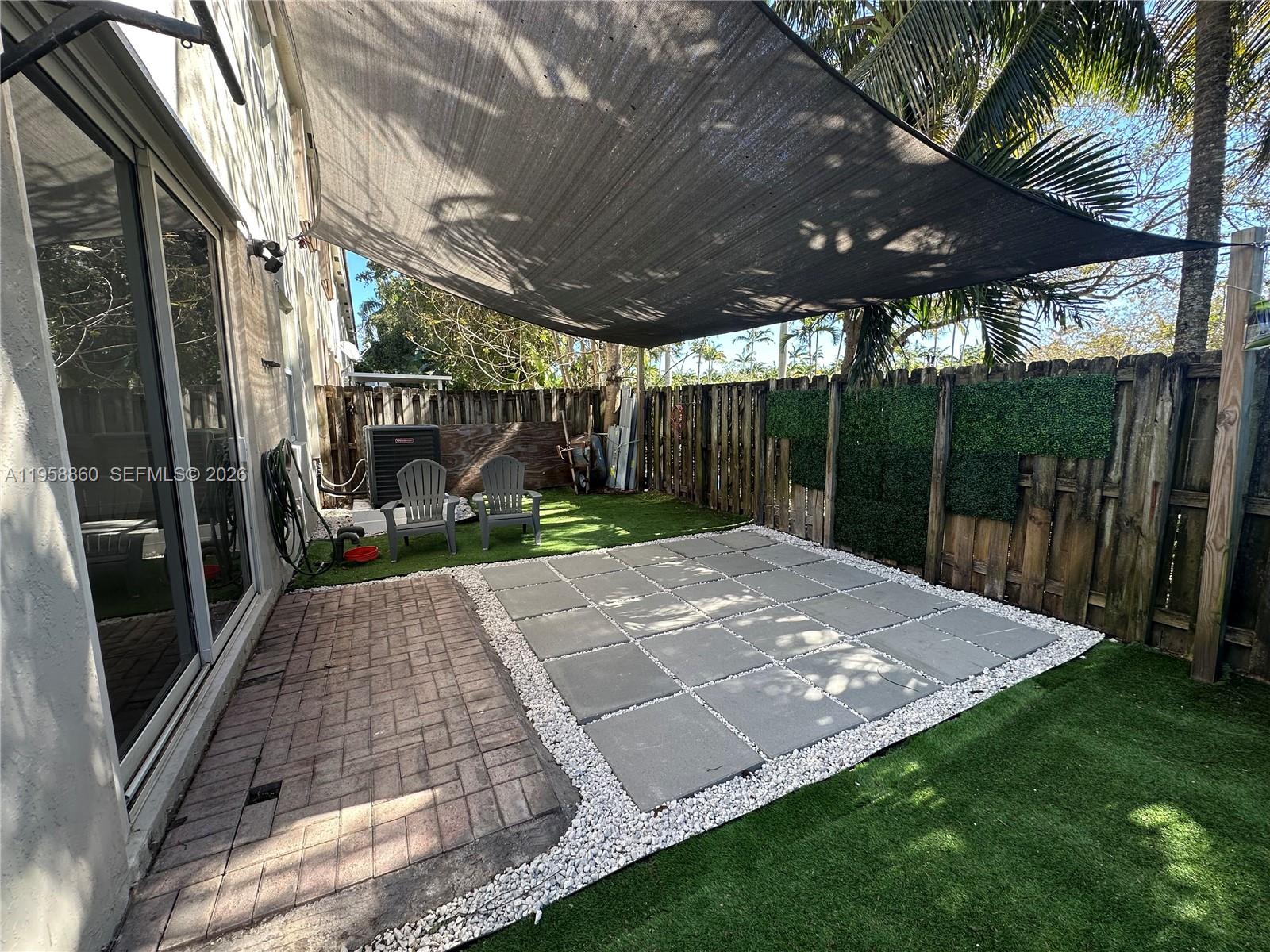 FLORIDIAN ISLES SOUTH - Residential