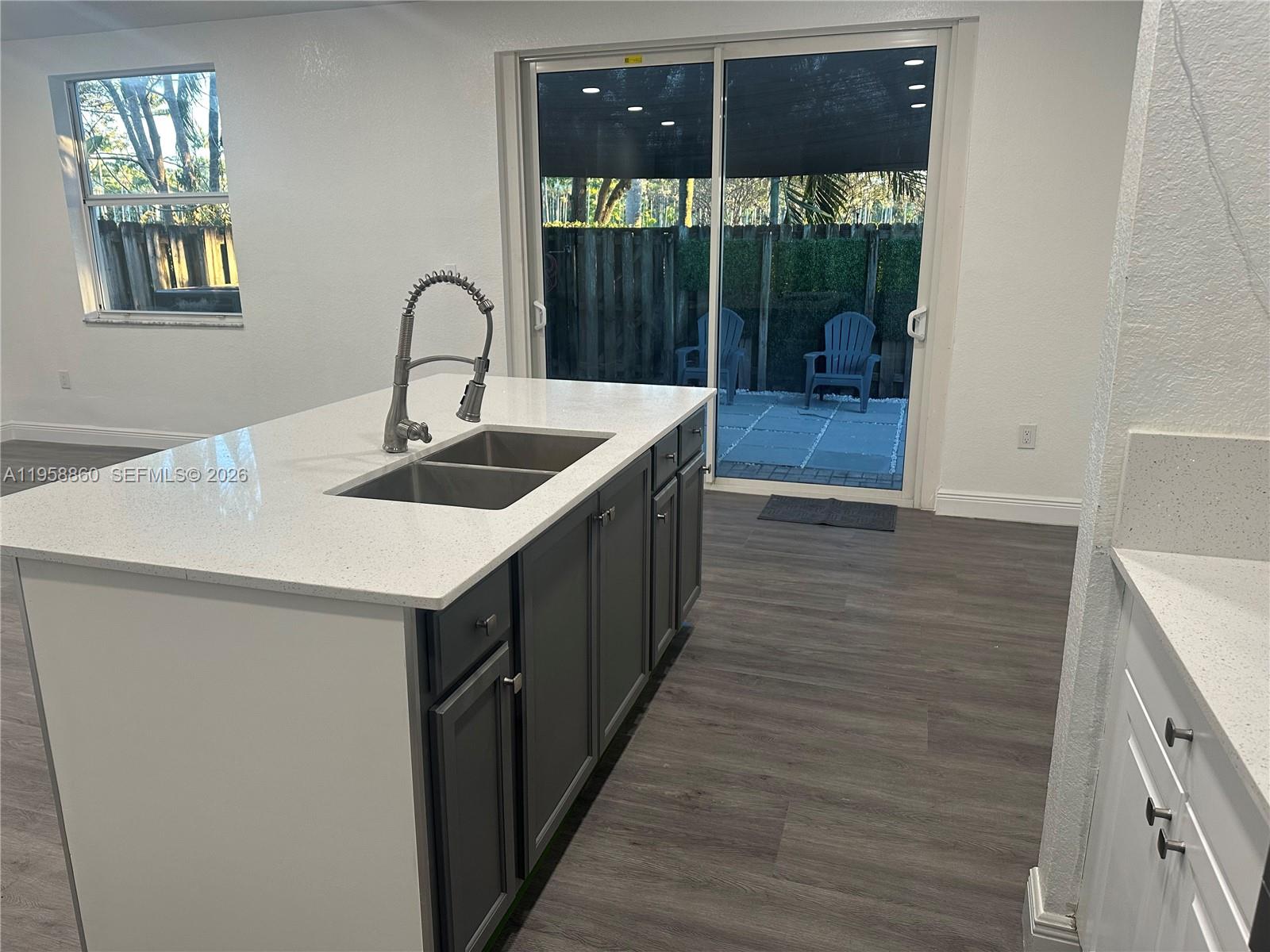 FLORIDIAN ISLES SOUTH - Residential