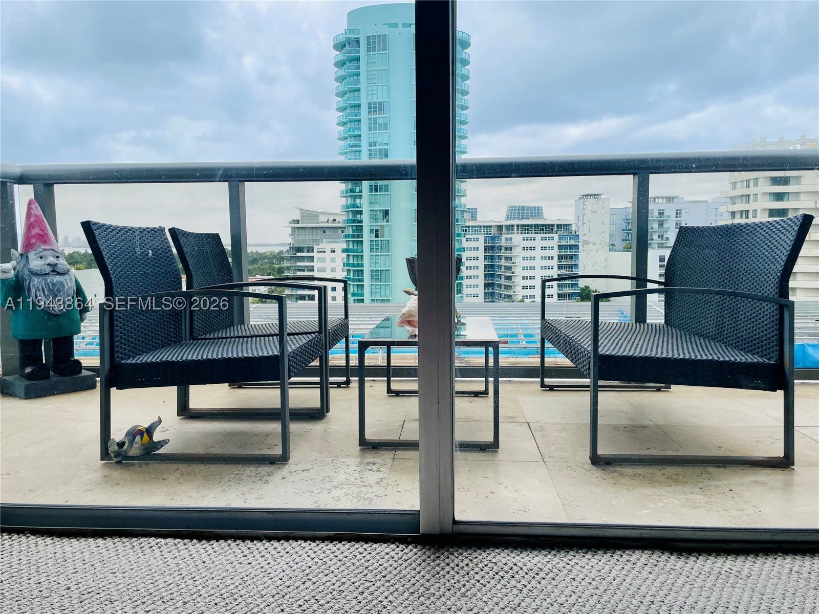 6039 Collins Ave 1232