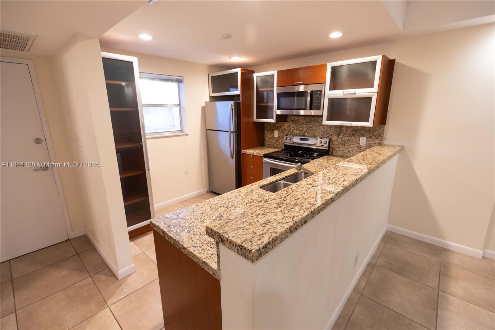 100 Edgewater Dr 336