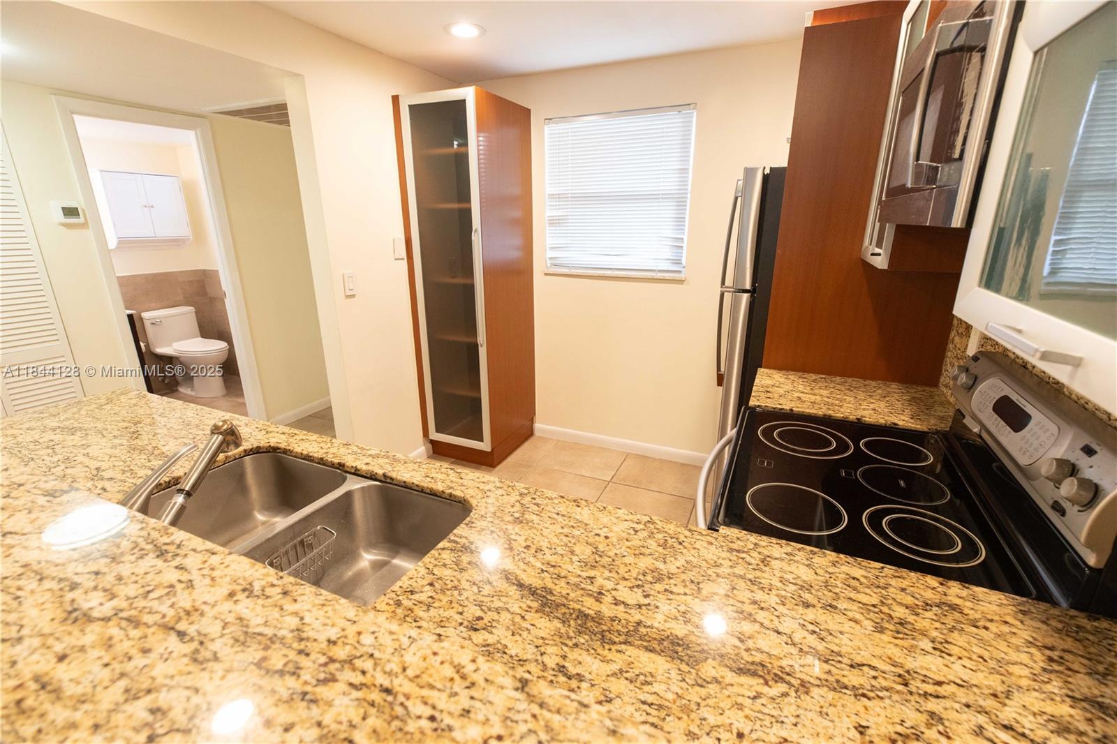 100 Edgewater Dr 336