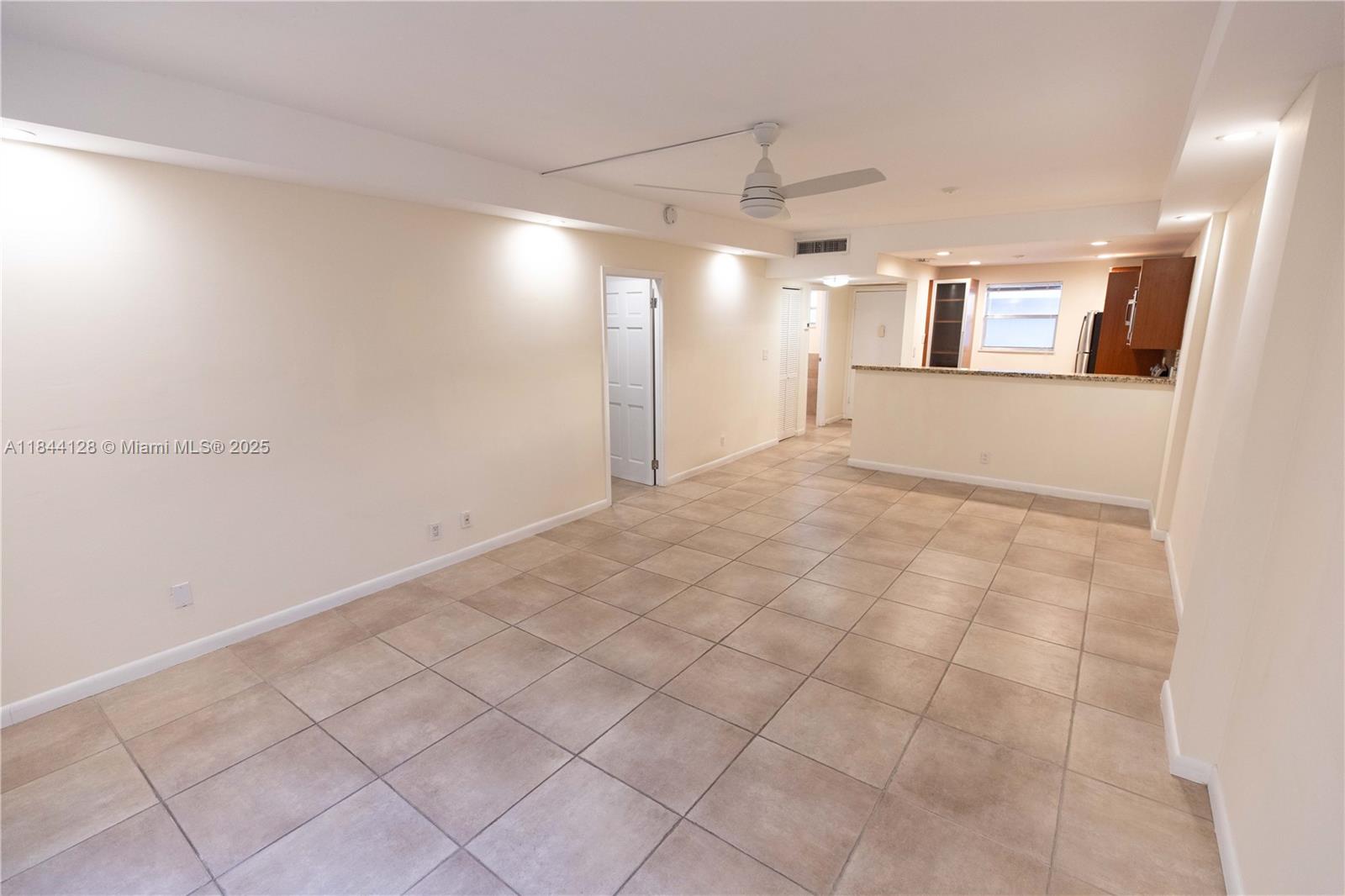 100 Edgewater Dr 336