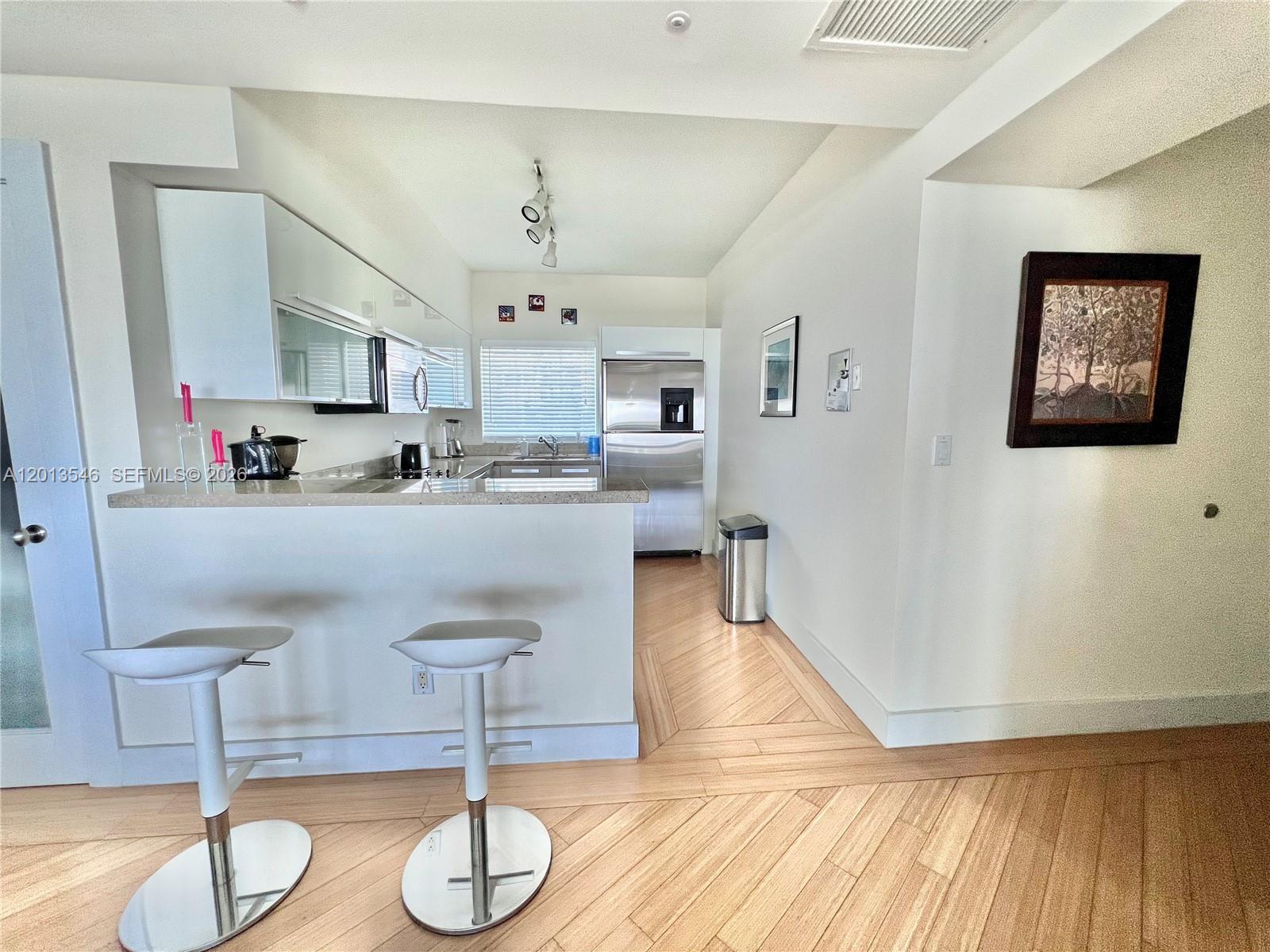 BLUE CONDO - Residential Lease