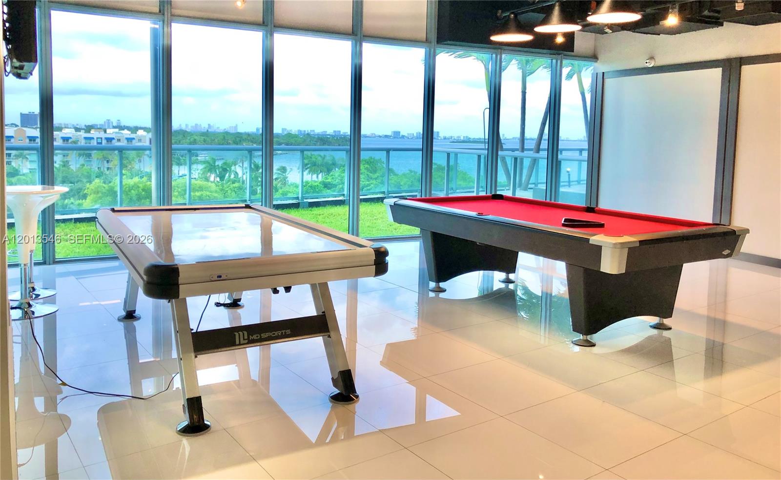 BLUE CONDO - Residential Lease