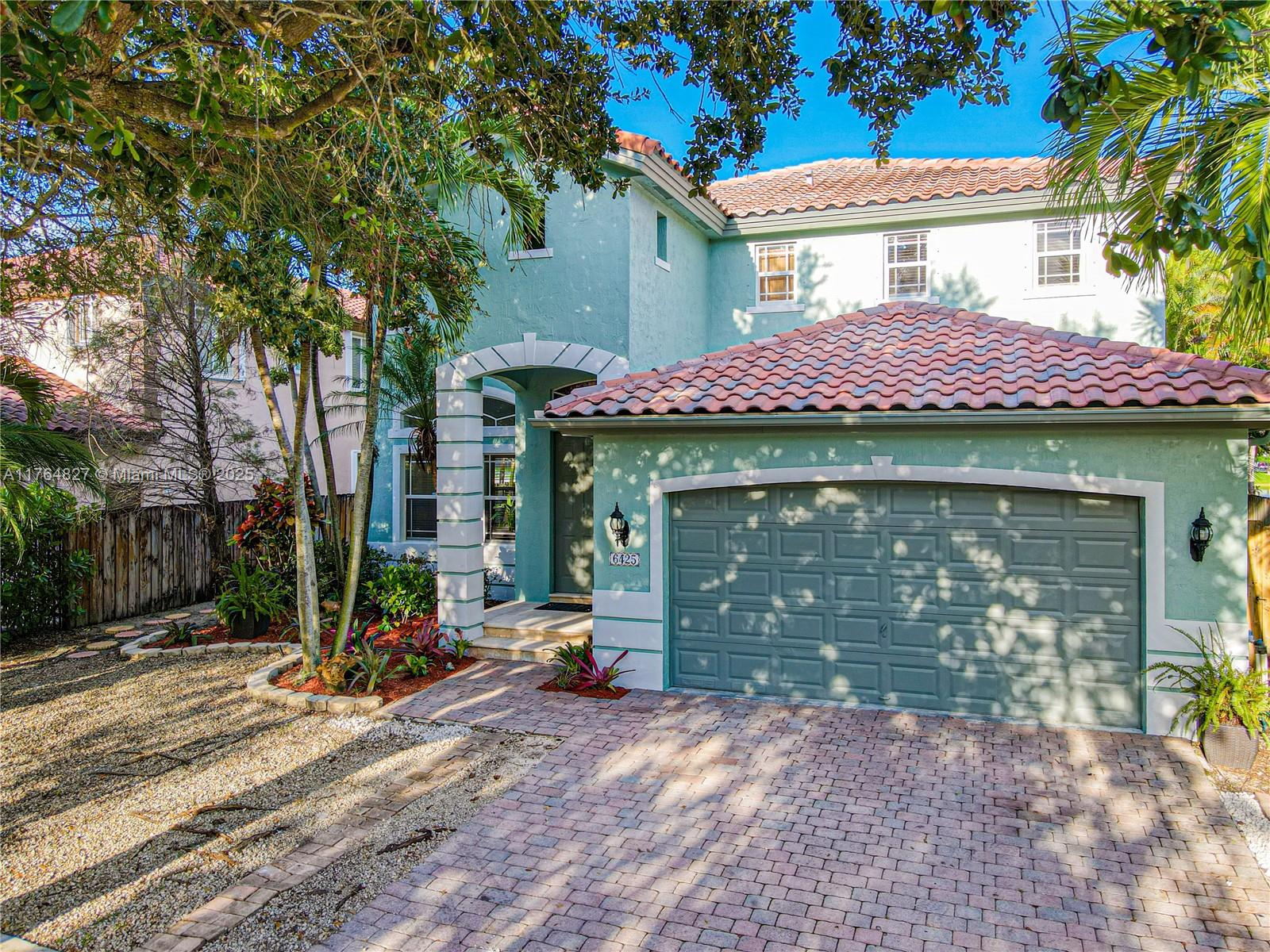 6425 Sw 164th Ave, Miami, Broward County, Florida - 4 Bedrooms  
3 Bathrooms - 