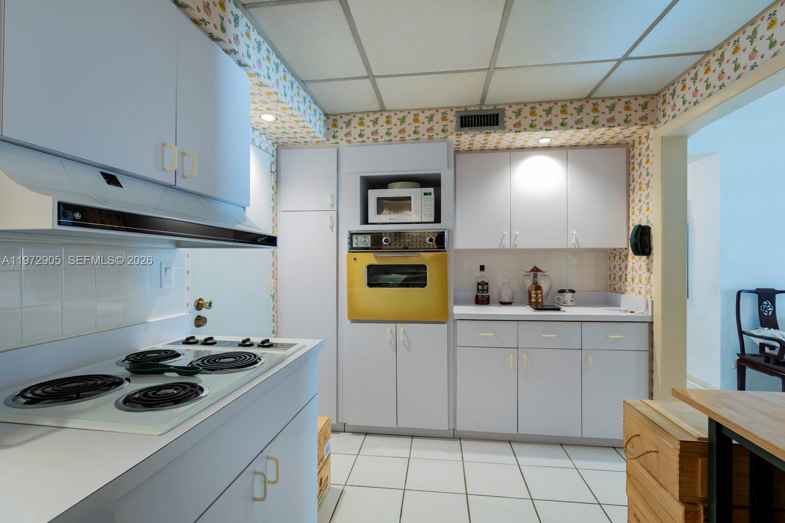 BRICKELL BAY TOWER CONDO - Residential