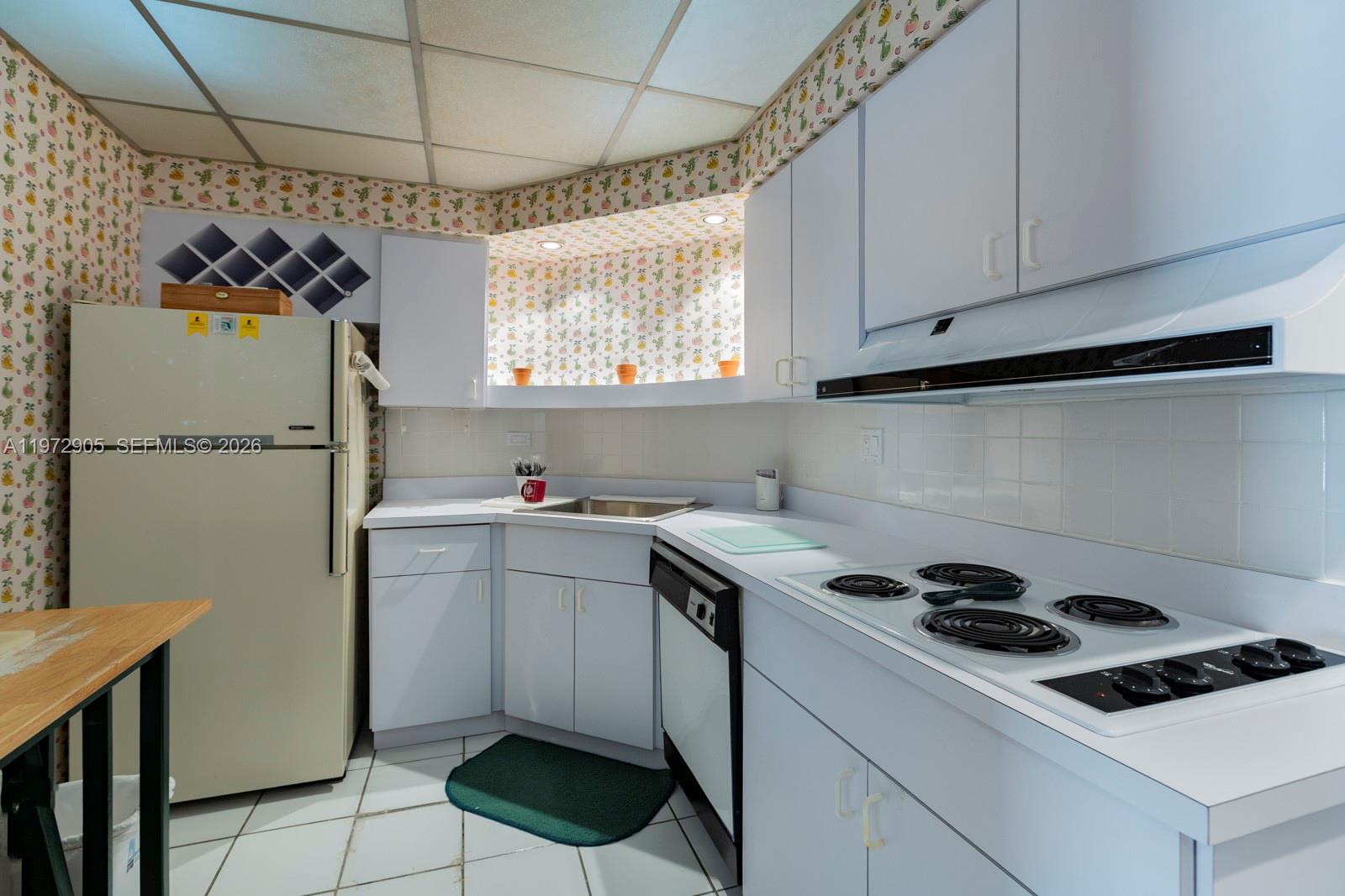 BRICKELL BAY TOWER CONDO - Residential