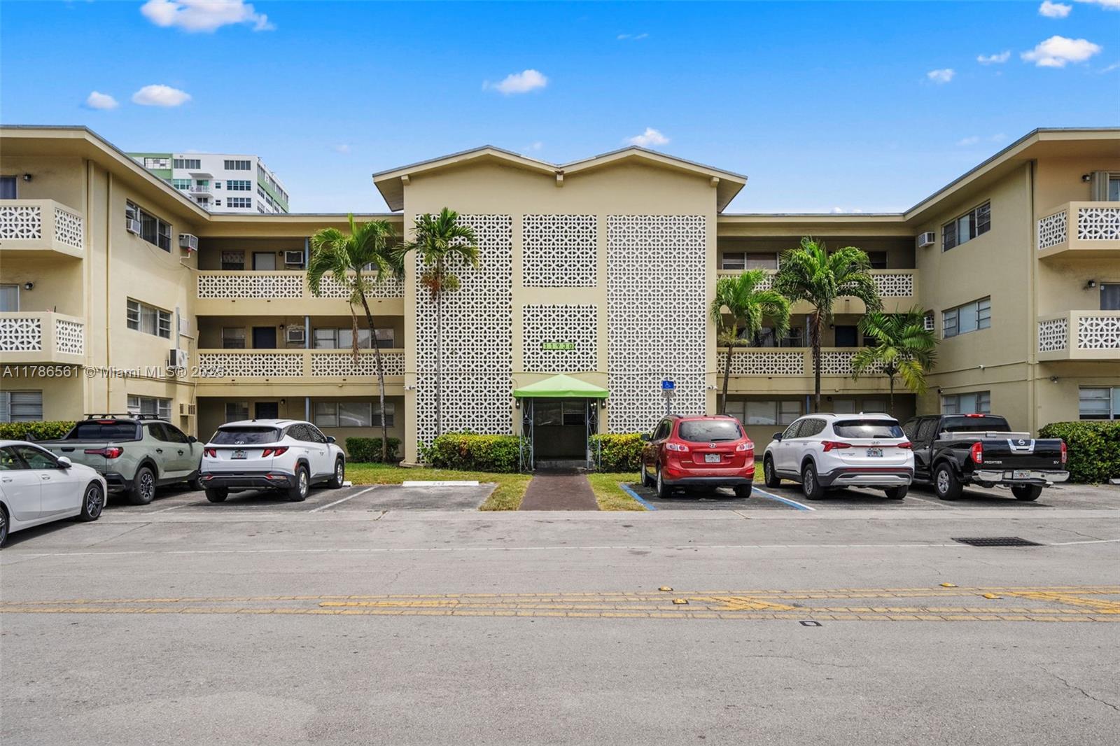Property for Sale at 11930 Ne 19 Dr 15, North Miami, Miami-Dade County, Florida - Bedrooms: 2 
Bathrooms: 2  - $250,000