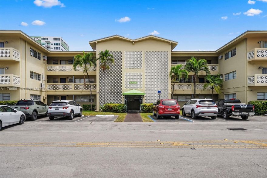 *Investment Opportunity: 2-Bedroom, 2-Bathroom Apartment for Sale - Cash Only*

Are you looking for a lucrative investment opportunity? Look no further! This 2-bedroom, 2-bathroom apartment is perfect for creating a steady income stream. Located in a desirable area, this property is ideal for rental income generation.
*Key Features:*
- 2 spacious bedrooms
- 2 bathrooms
- Cash-only
- Great potential for rental income
- As-is condition, offering flexibility for renovation and customization
*Why Invest:*
- Potential for high rental yields
- Opportunity to renovate and increase property value
- Cash-only sale provides a straightforward transaction
Don't miss out on this opportunity to generate passive income. Contact us today to learn more about this apartment for sale