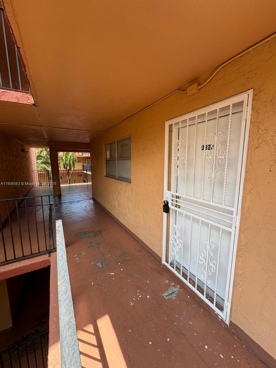 PALM-WEST GARDENS CONDO - Residential Lease