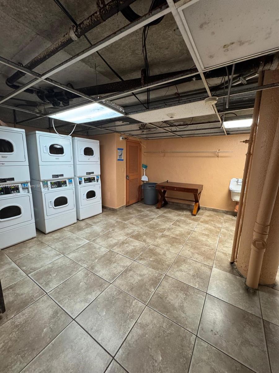 PALM-WEST GARDENS CONDO - Residential Lease