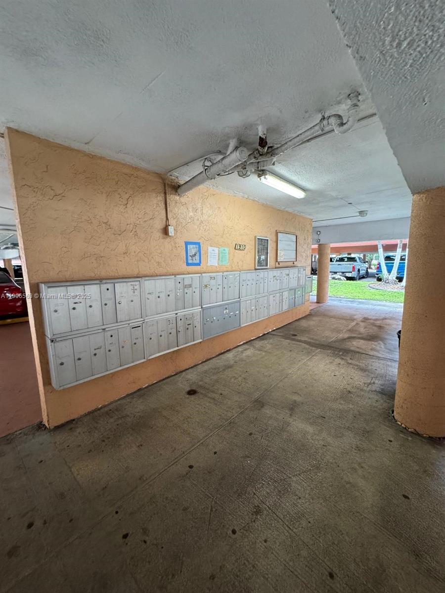 PALM-WEST GARDENS CONDO - Residential Lease