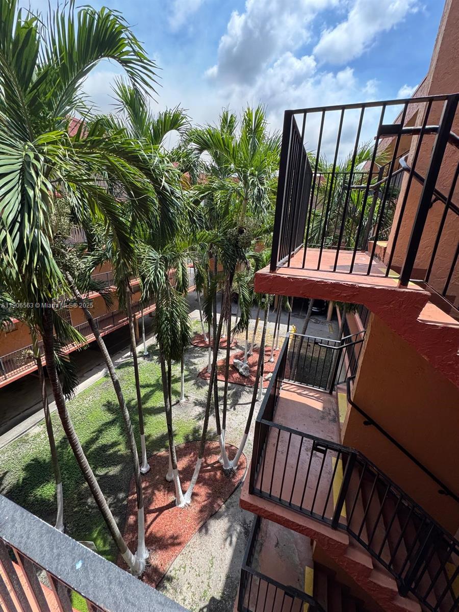 PALM-WEST GARDENS CONDO - Residential Lease