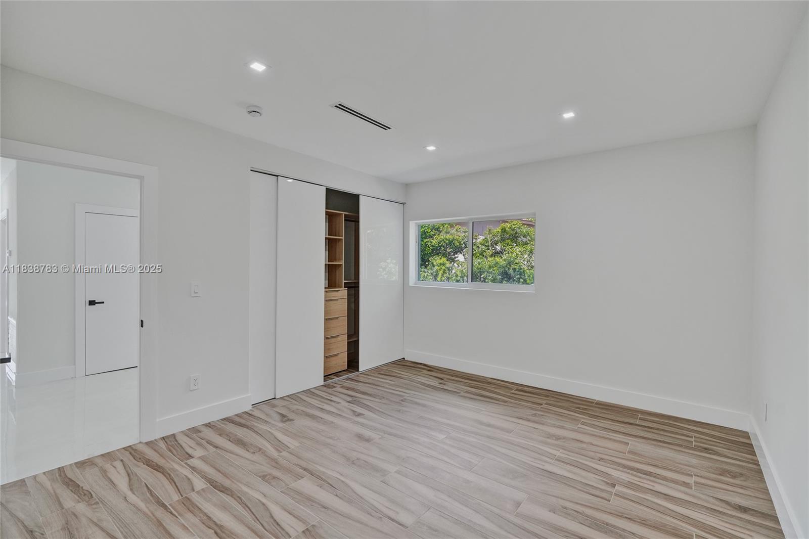 SKYLAKE MANORS - Residential Lease