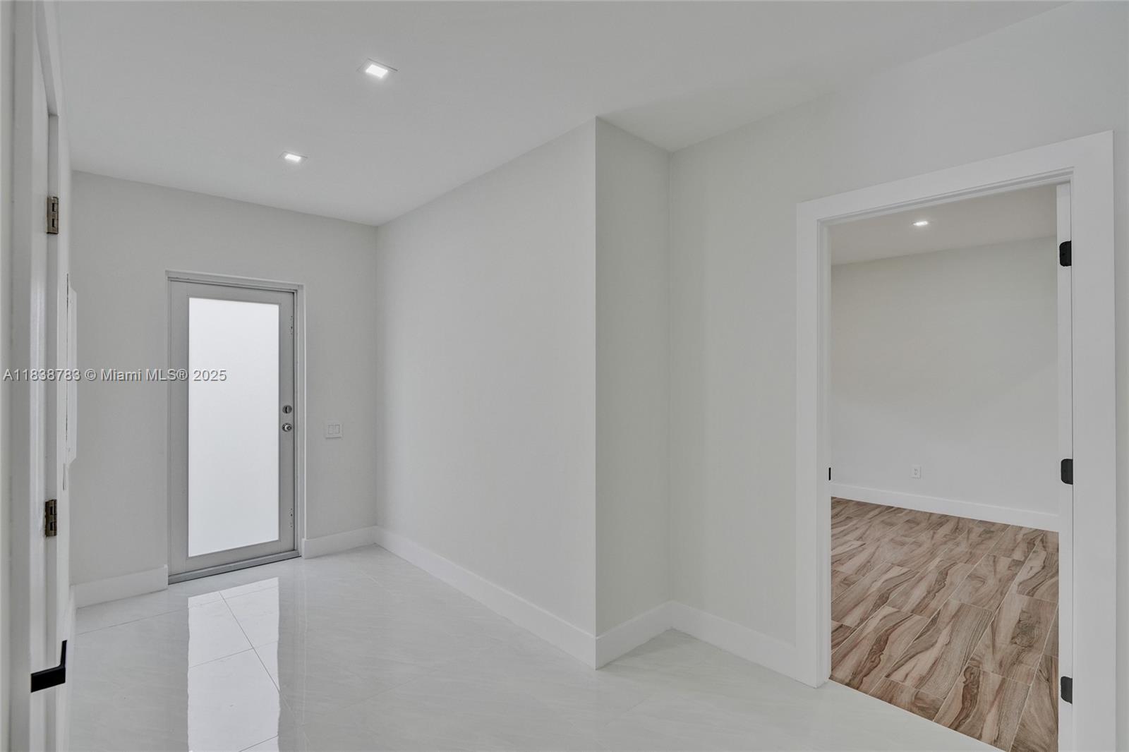 SKYLAKE MANORS - Residential Lease