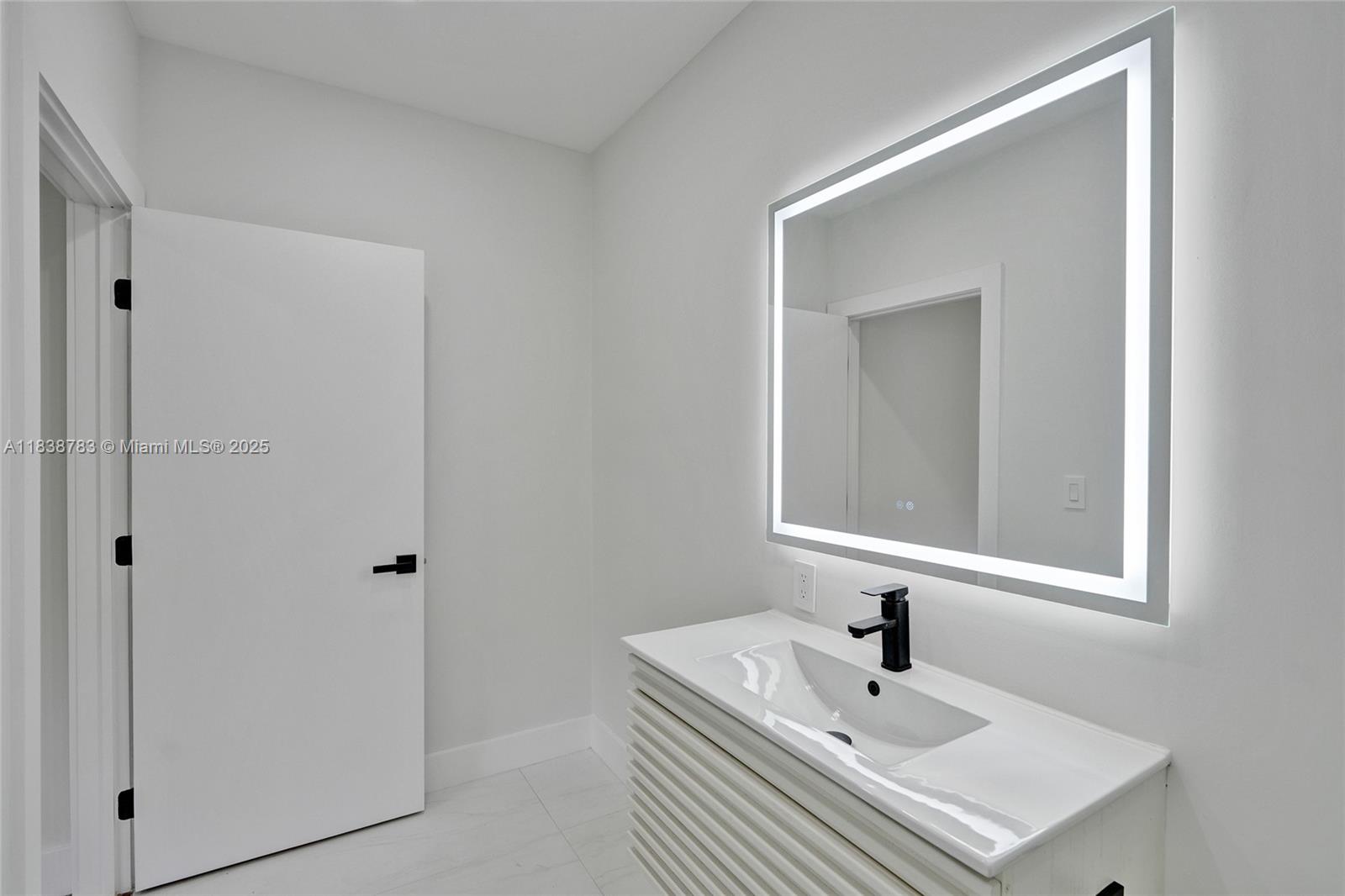 SKYLAKE MANORS - Residential Lease