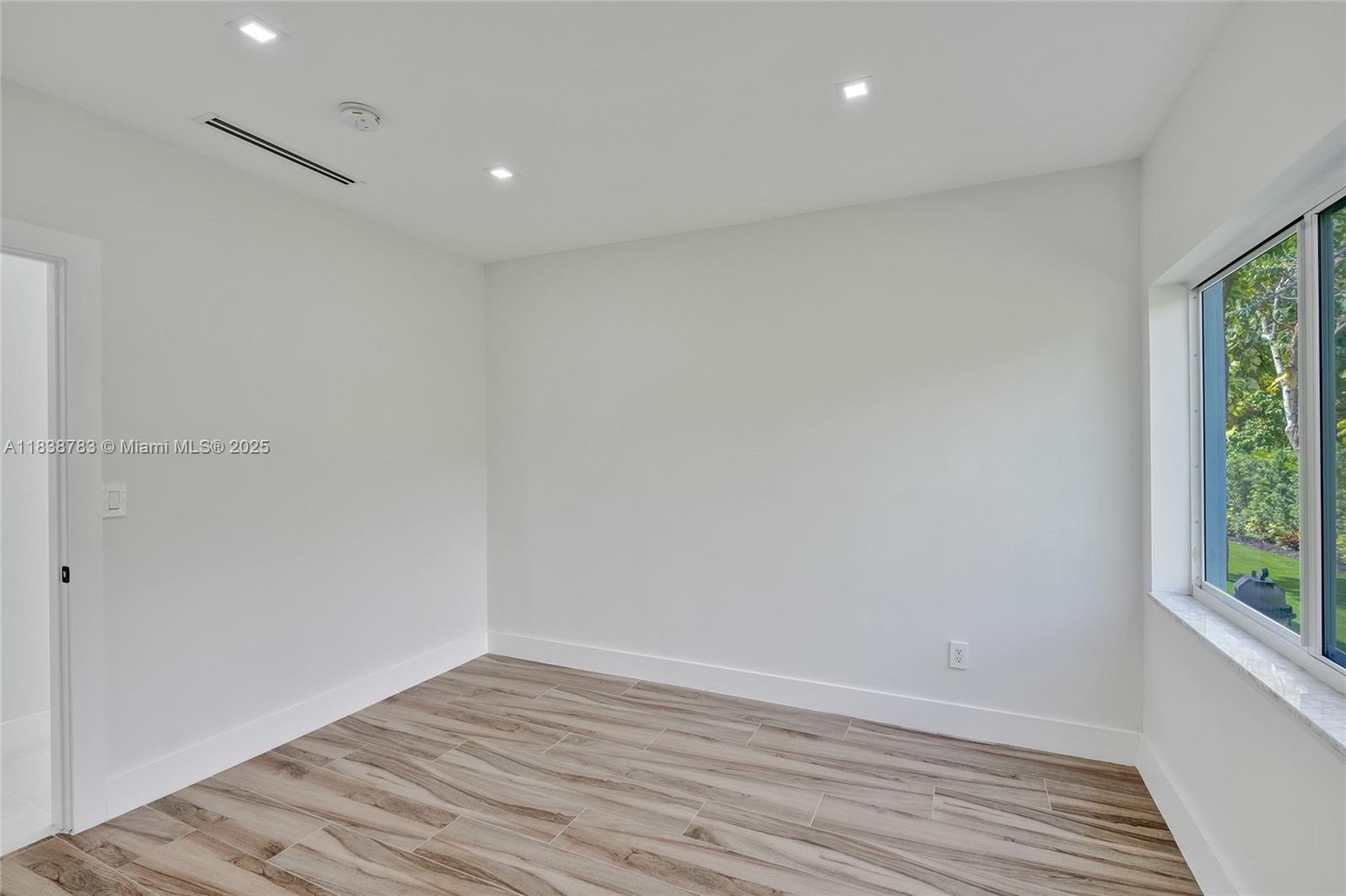 SKYLAKE MANORS - Residential Lease