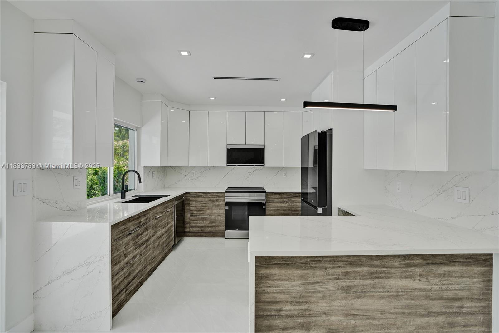 SKYLAKE MANORS - Residential Lease