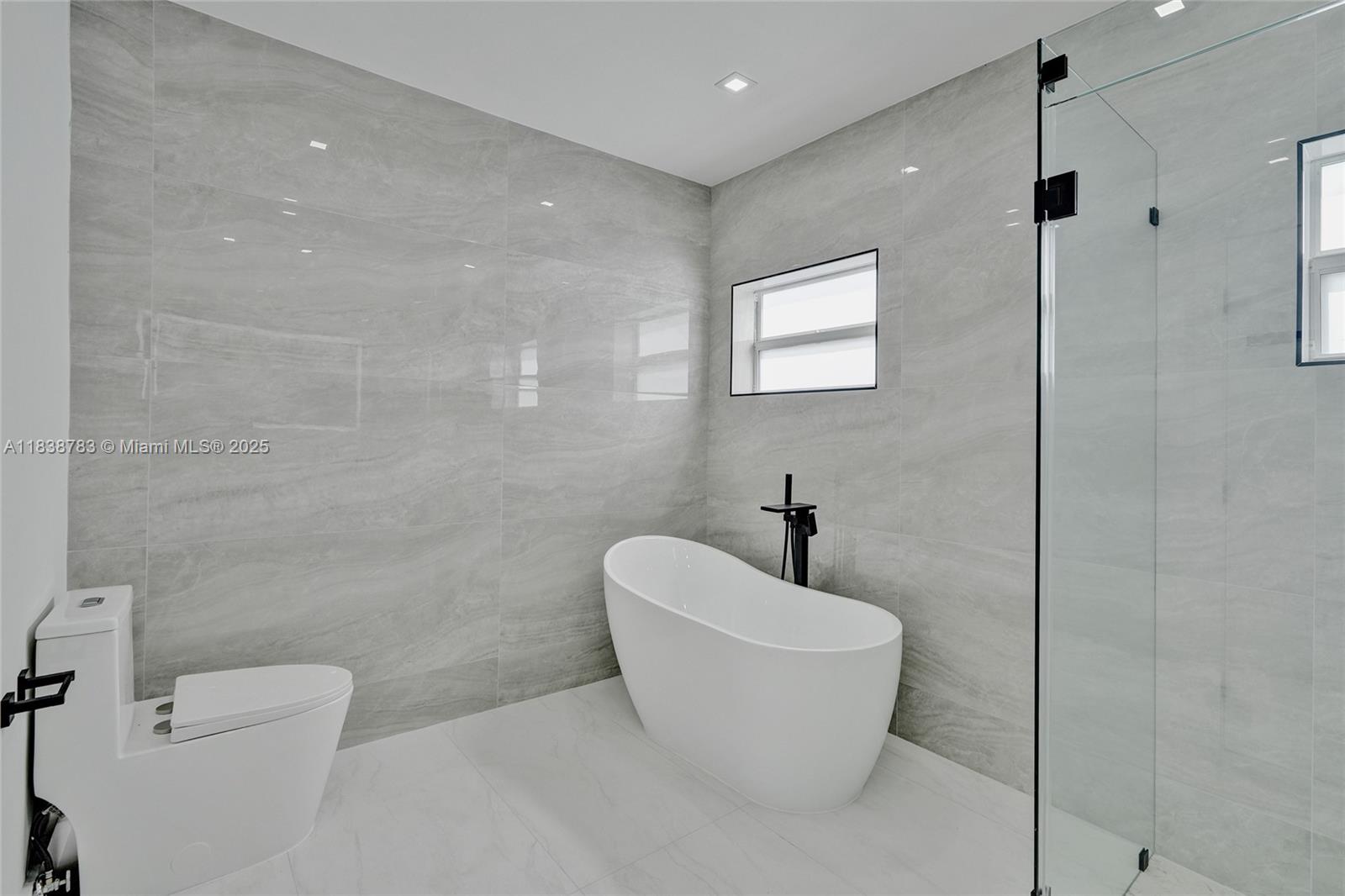 SKYLAKE MANORS - Residential Lease