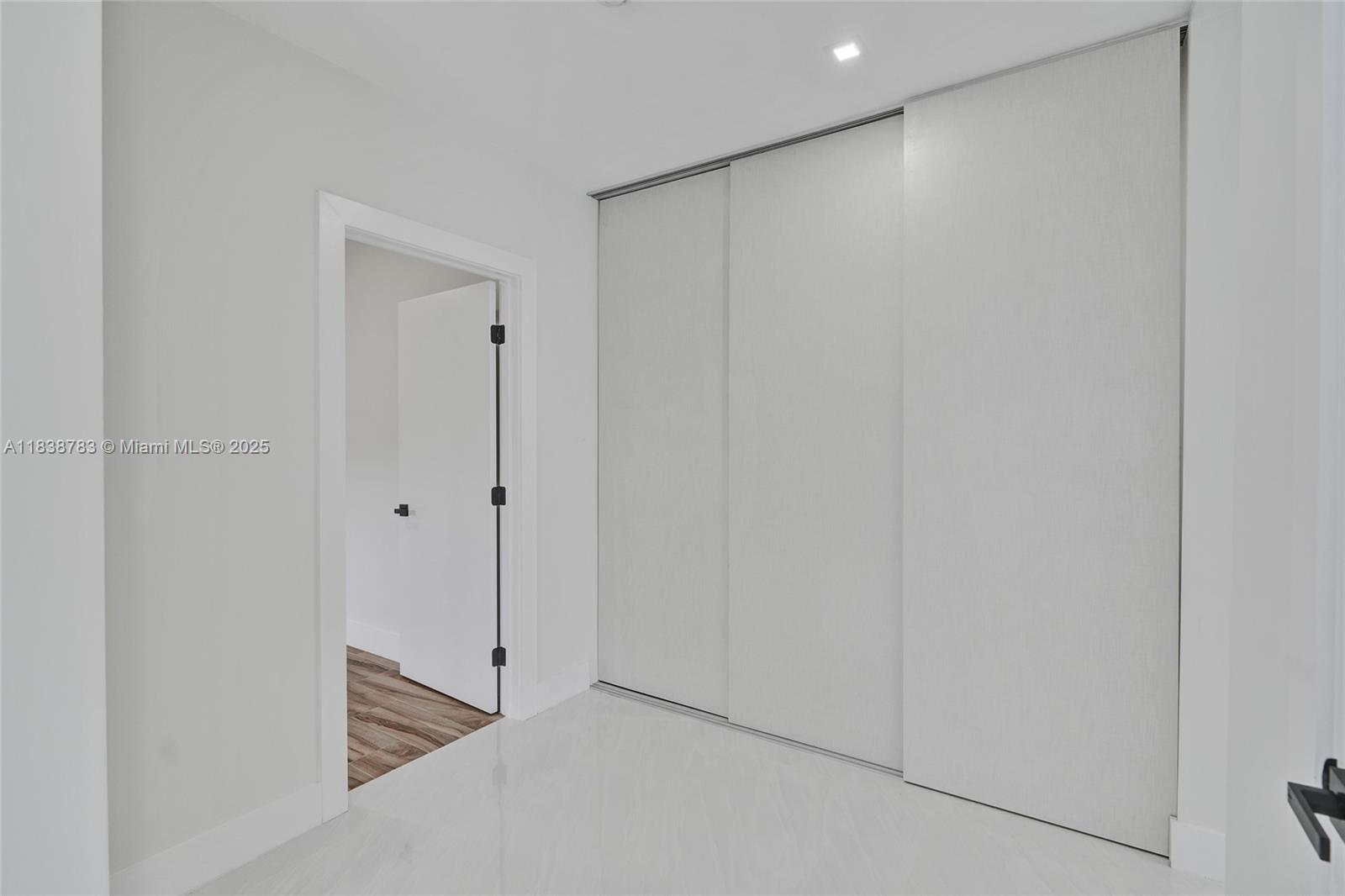 SKYLAKE MANORS - Residential Lease