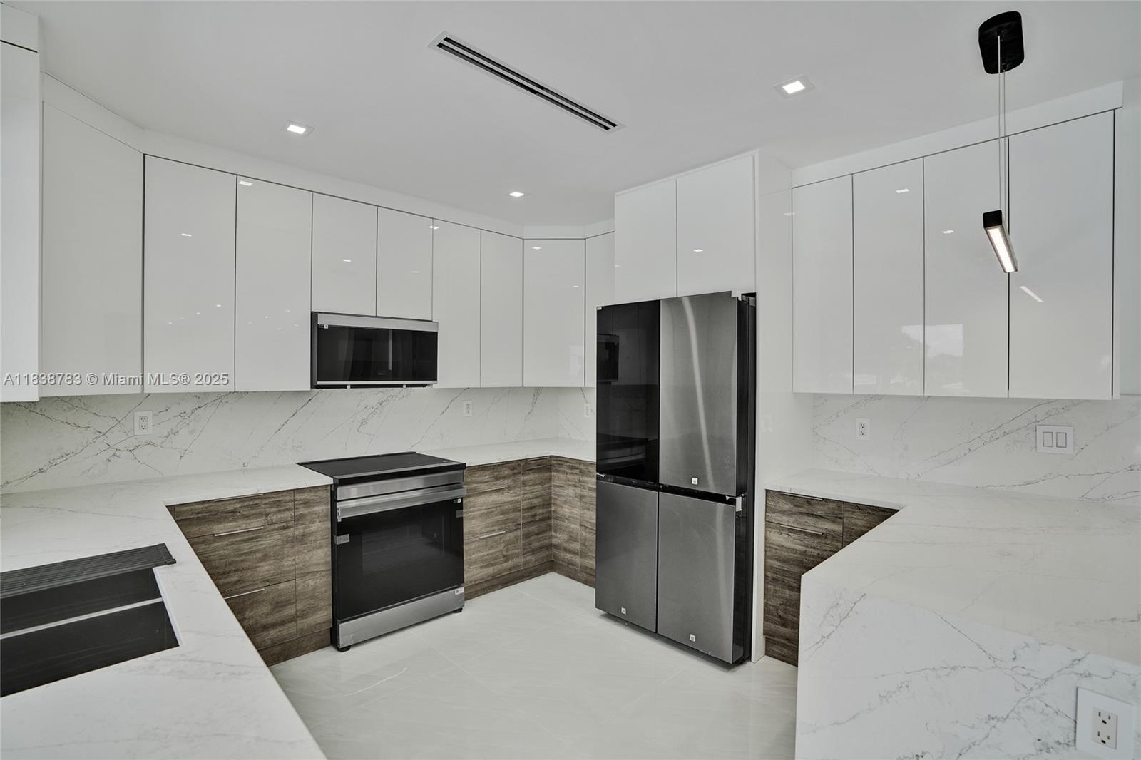 SKYLAKE MANORS - Residential Lease