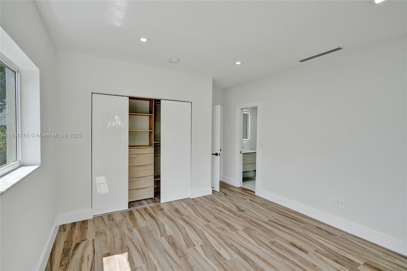 SKYLAKE MANORS - Residential Lease