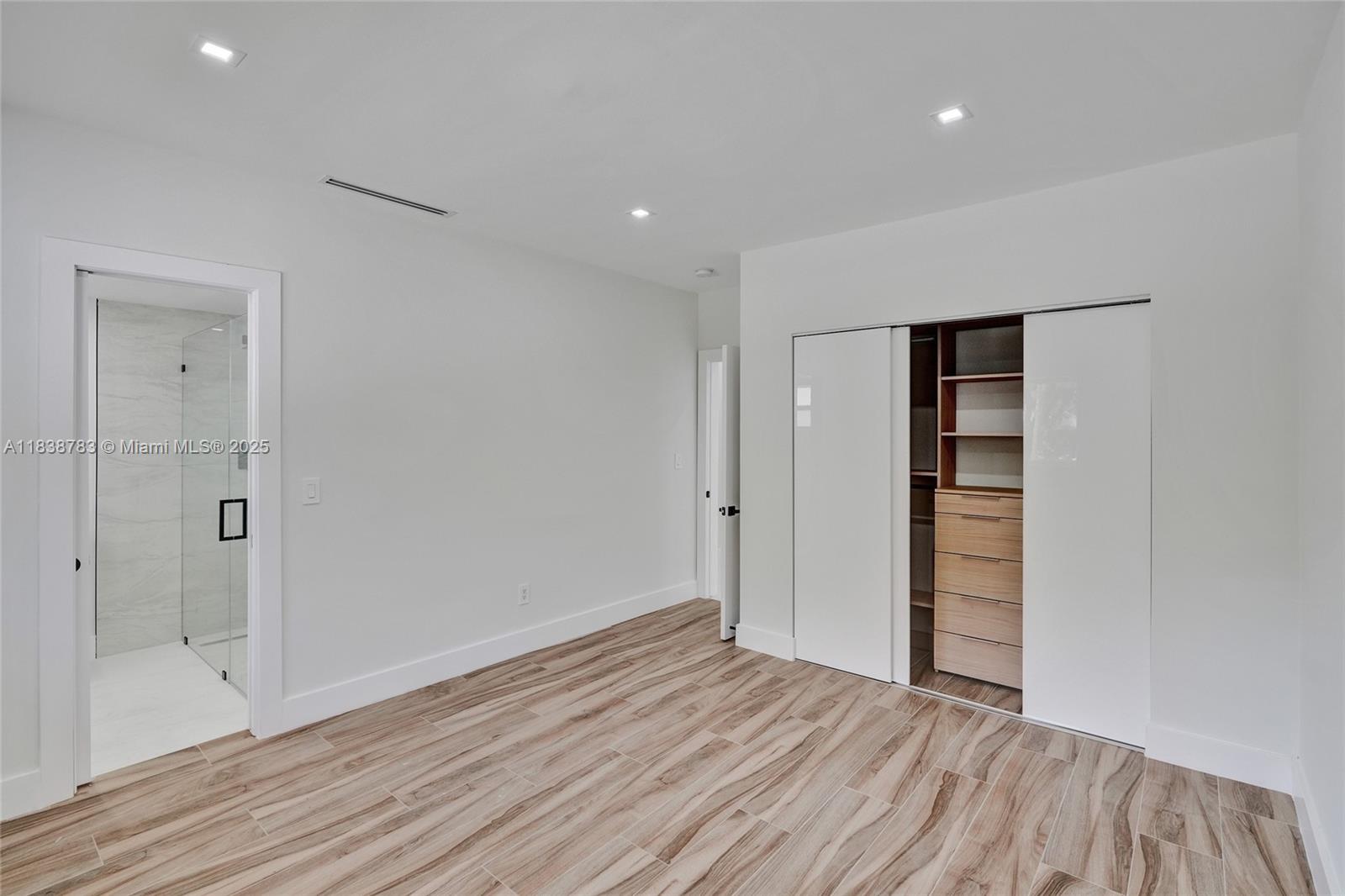 SKYLAKE MANORS - Residential Lease