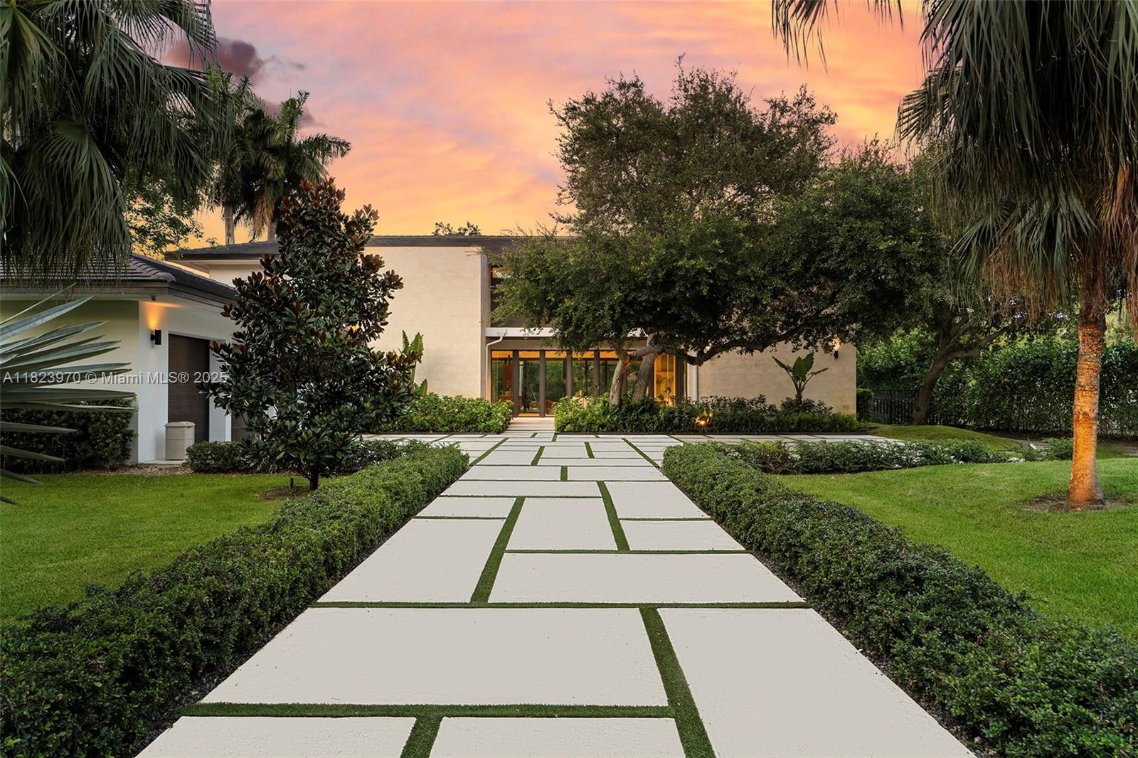 8875 SW 61st Ct, Pinecrest, FL, 33156/$9,790,000 1 8875 SW 61st Ct