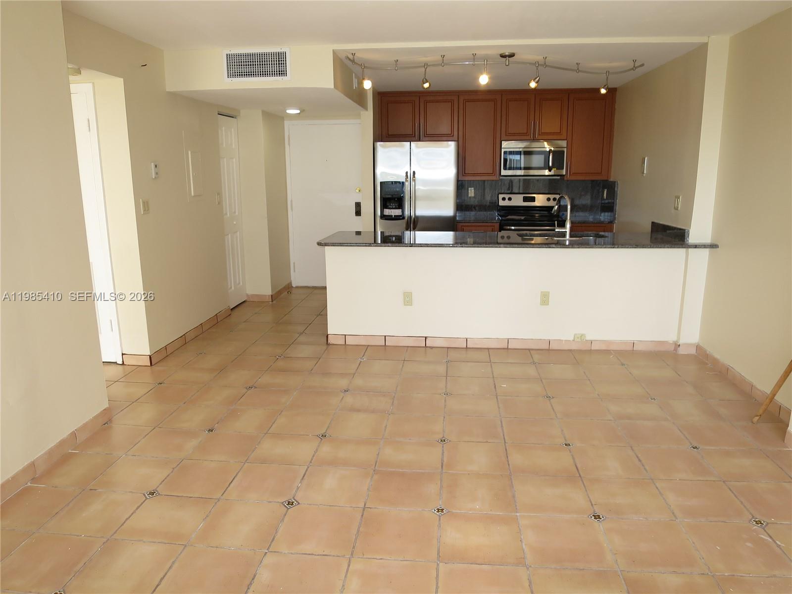 Charter Club Condo - Residential Lease