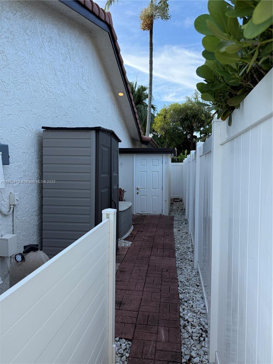 KENDALL PLACE - Residential Lease