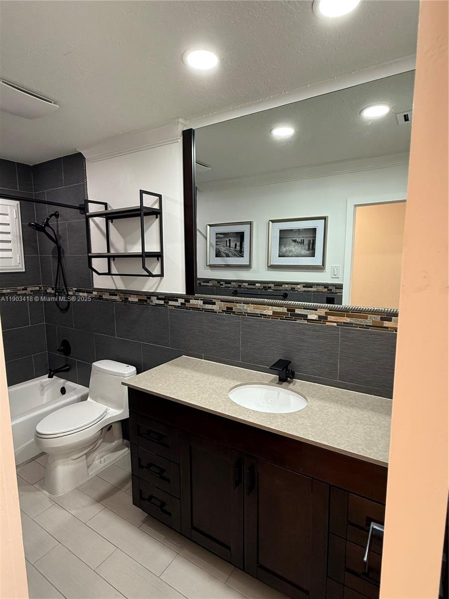 KENDALL PLACE - Residential Lease