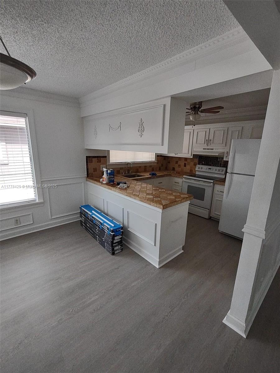 FOREST CONDO - Residential Lease