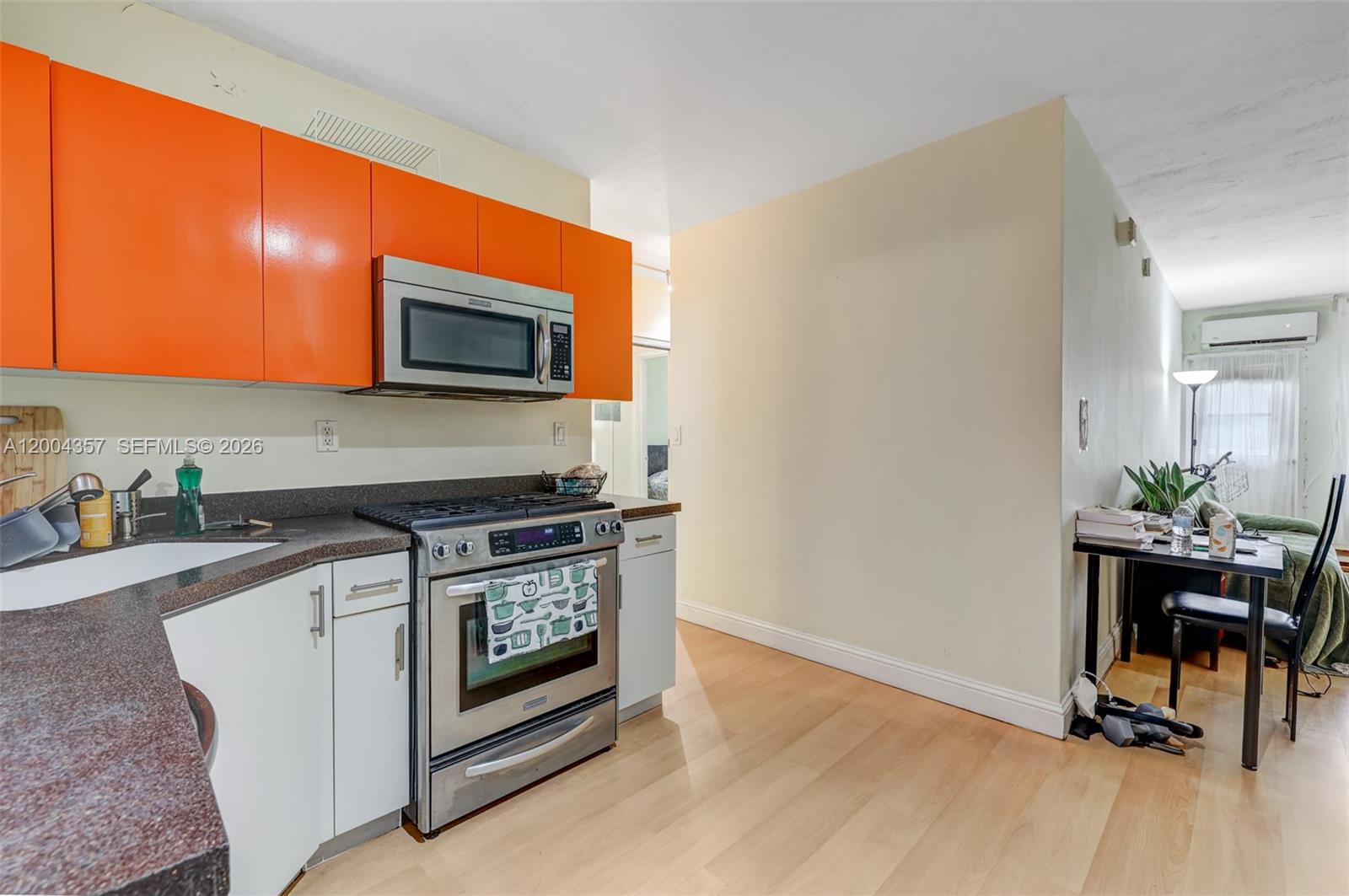 LINCOLN TOWERS CONDO - Residential Lease