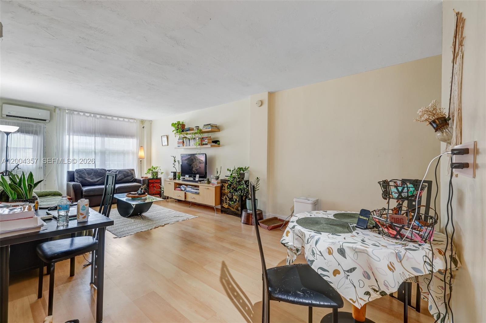 LINCOLN TOWERS CONDO - Residential Lease