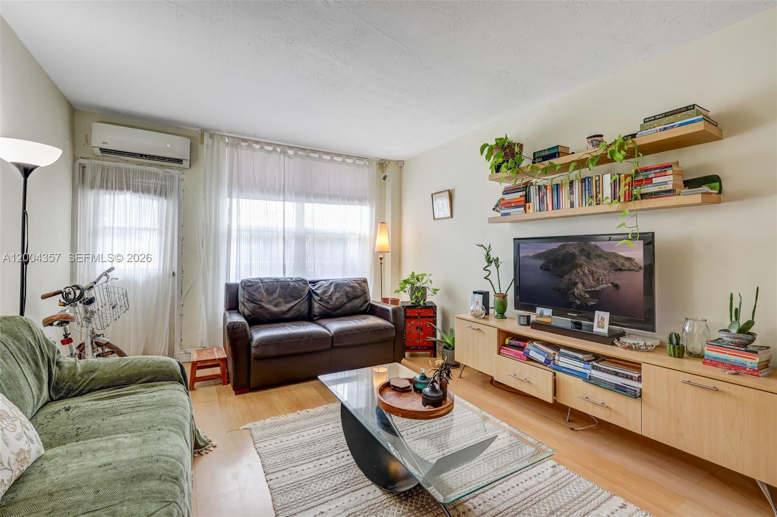 LINCOLN TOWERS CONDO - Residential Lease