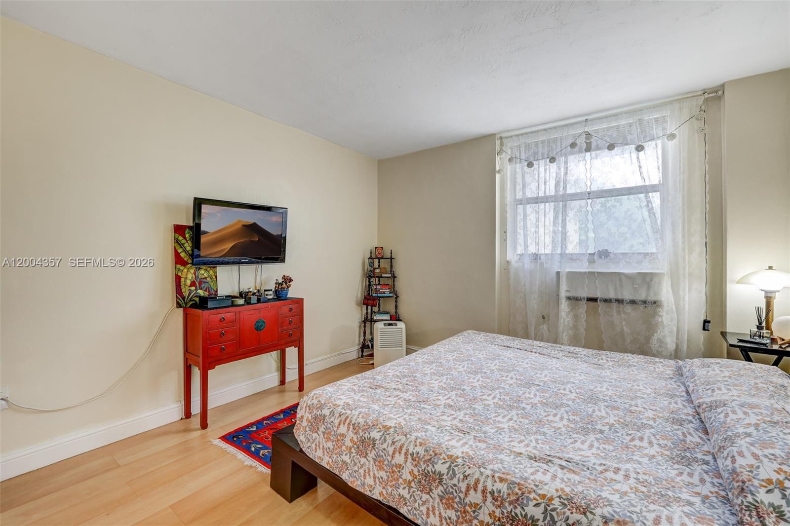 LINCOLN TOWERS CONDO - Residential Lease